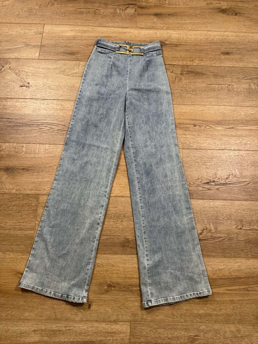 Valentine High Waist Wide Leg Jeans Light Wash Gold Buckle Detail Women’s Small - Picture 2 of 14